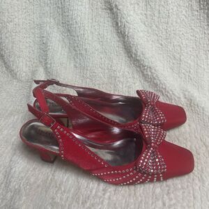 Valenti Franco satin Red sling back Heels with Rhinestone Bow & bow accent SZ11M